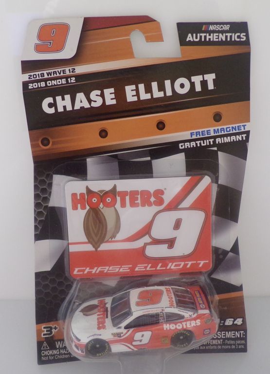 Chase Elliott 2018 Hooters 1 64 Nascar Authentics Diecast