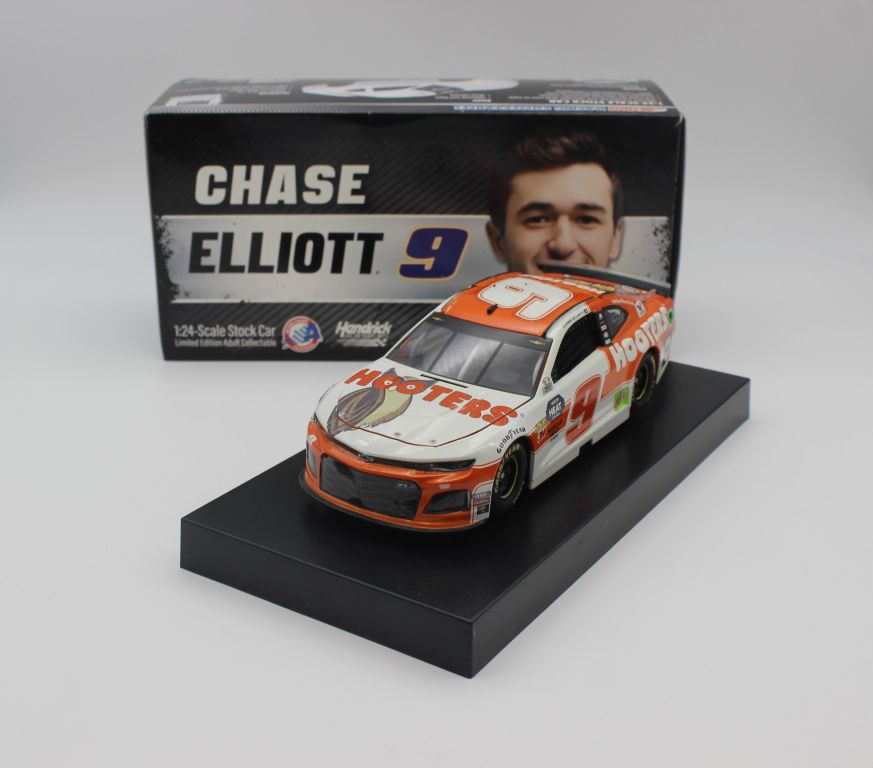 Chase Elliott 2019 Hooters 1:24 Nascar Diecast