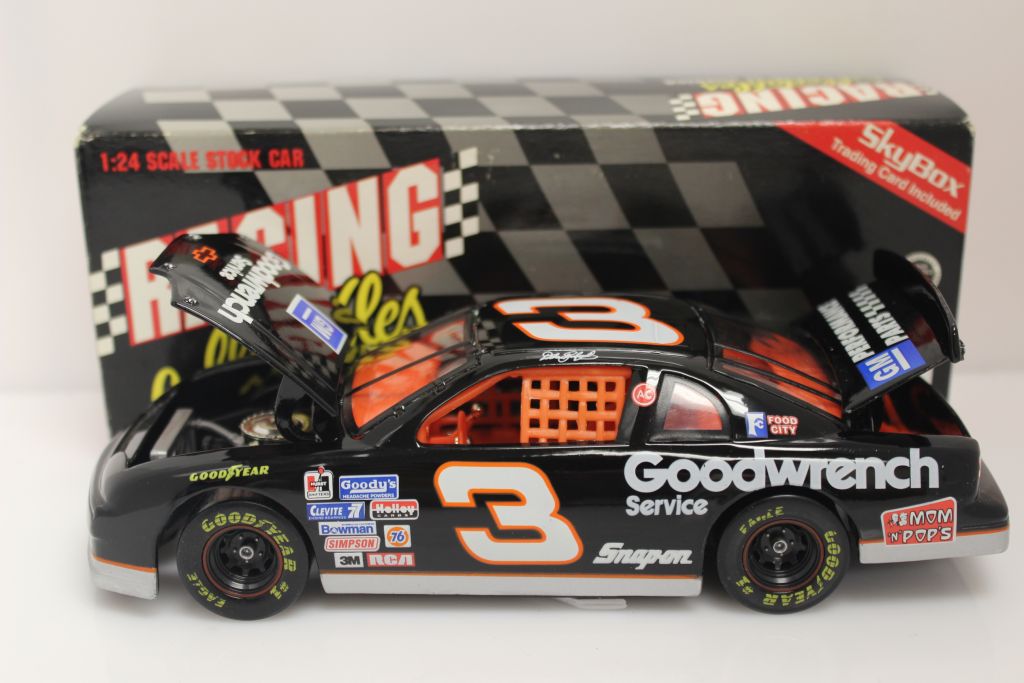 Dale Earnhardt 1995 Goodwrench #3 1:24 Nascar Diecast Racing