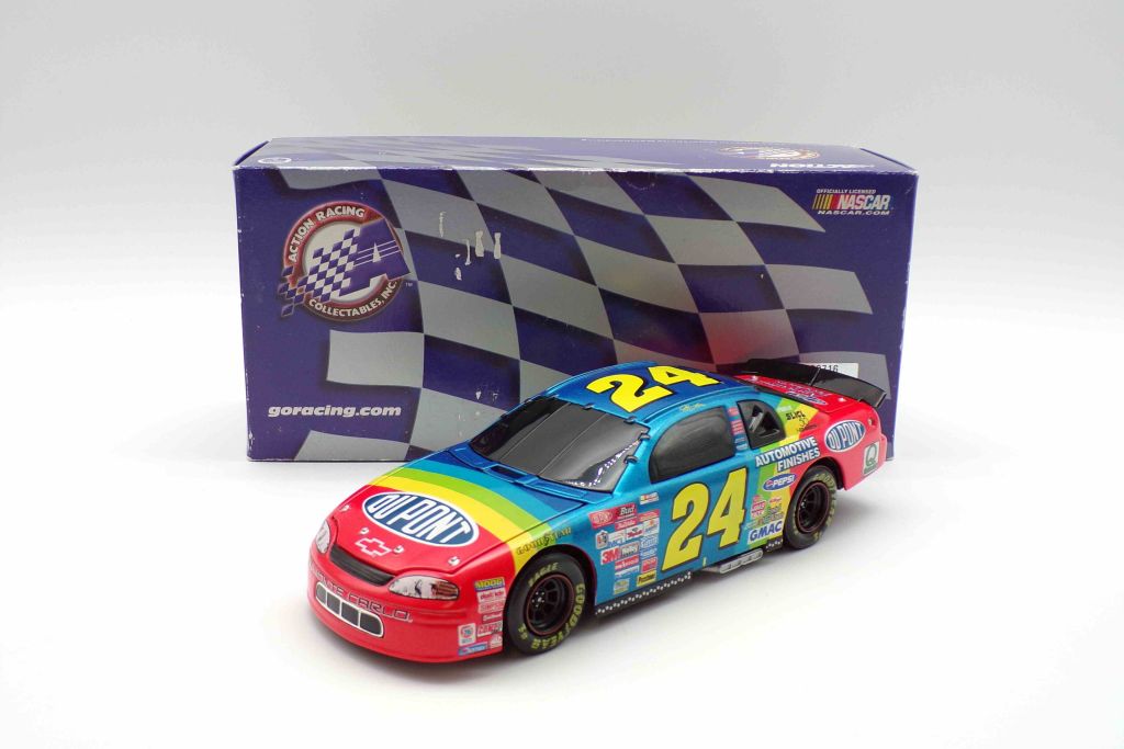 Jeff Gordon 1999 Dupont 1:24 Nascar Diecast