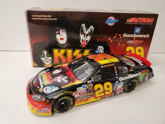 Kevin Harvick #29 GM Goodwrench / KISS Bank (2004) 1:24 Nascar Diecast