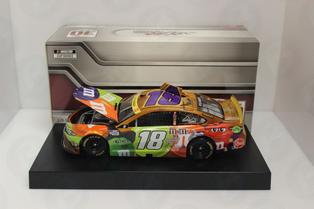 Kyle Busch 2021 #18 M&M's Halloween 1:24 Nascar Diecast