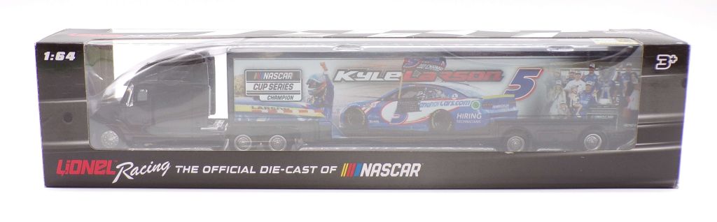 2021 Kyle good Larson lot (2)Hauler & (2)1:64