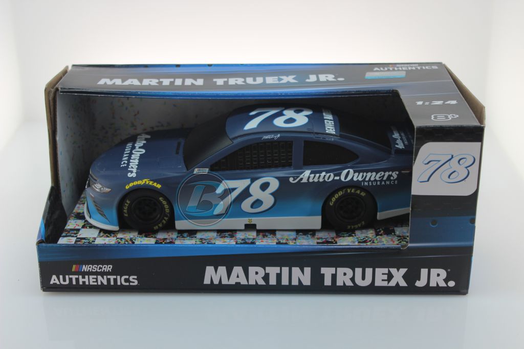 Martin Truex Jr 2018 Auto Owners Insurance 1 24 Nascar Authentics