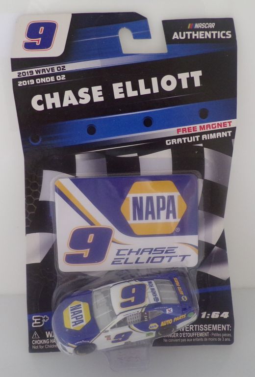 Chase Elliott 2019 NAPA 1:64 Nascar Authentics Diecast