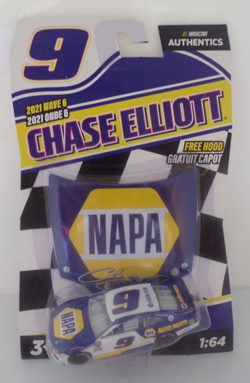 Chase Elliott 2021 NAPA 1:64 Nascar Authentics Diecast