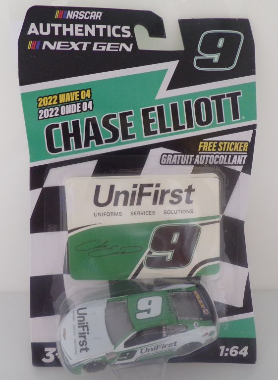 Chase Elliott 2022 UniFirst 1:64 Nascar Authentics Diecast