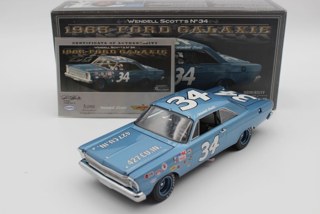 **Damaged Read Description** Wendell Scott #34 1965 Ford Galaxy 1:24 ...