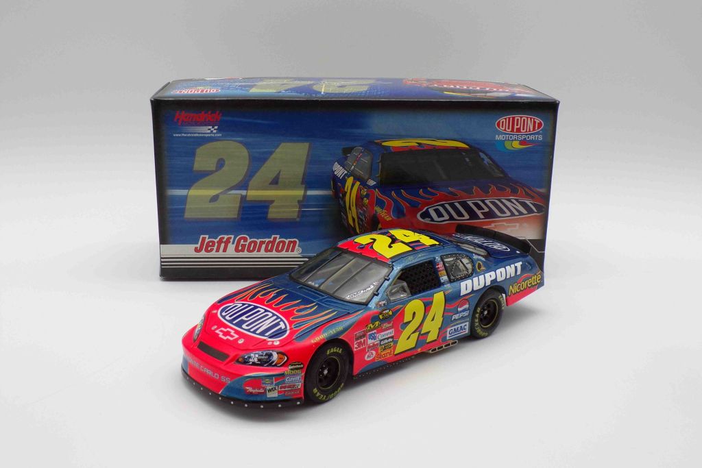 Jeff Gordon 2007 DuPont Drivers Select 1:24 Nascar Diecast