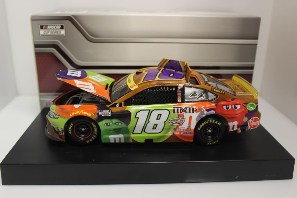 Kyle Busch 2021 Door# 189 M&M's Halloween 1:24 Nascar Diecast