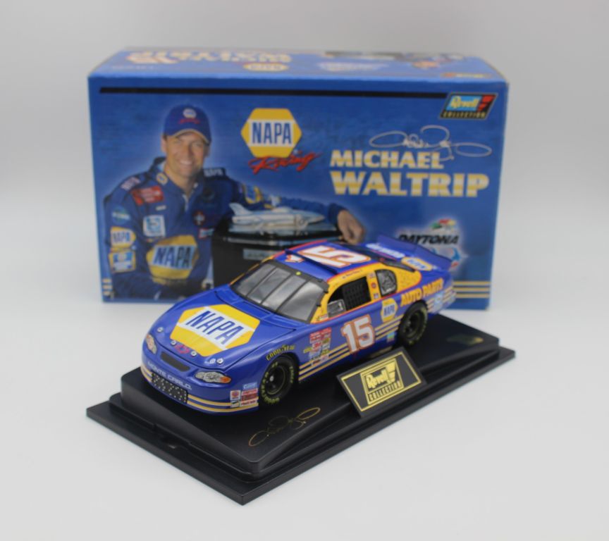 Michael Waltrip 2001 #15 Napa Daytona 500 1:24 Revell Diecast w/ Stand