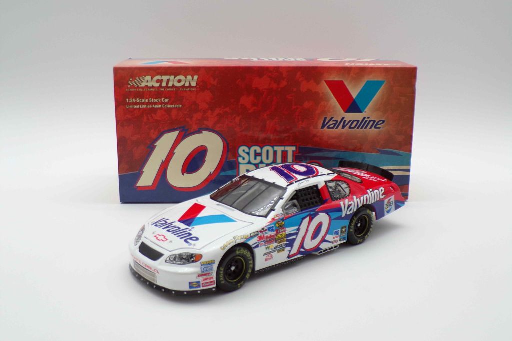 Scott Riggs 2004 Valvoline 1:24 Nascar Diecast Bank