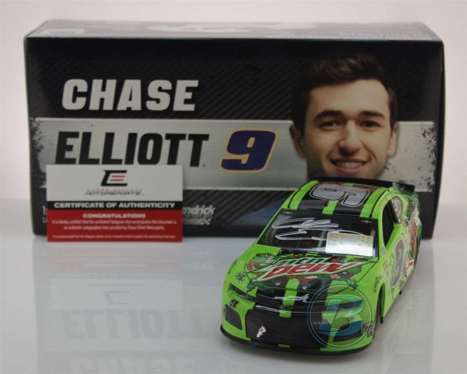 Chase Elliott #9 Autographed MTN Dew Team Rubicon 2019 NASCAR 1/24 hotsell diecast car