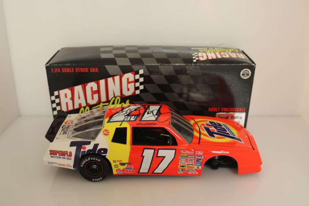 Darrell Waltrip hot Tide with Bleach 1989 Nascar diecast