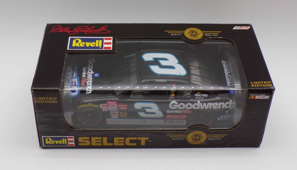 Dale Earnhardt 2001 Goodwrench / OREO 1:24 Revell Select Diecast Dale Earnhardt 2001 Goodwrench / OREO 1:24 Revell Select Diecast