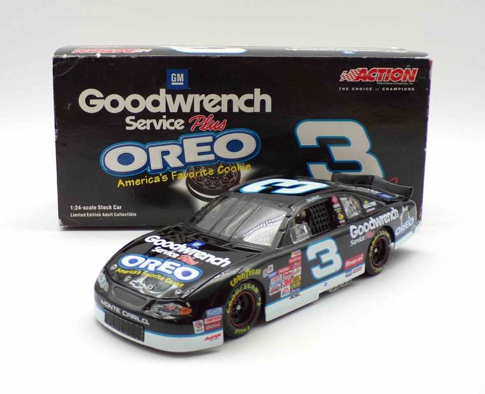 Dale Earnhardt 2001 OREO / GM Goodwrench Service Plus 1:24 Nascar 