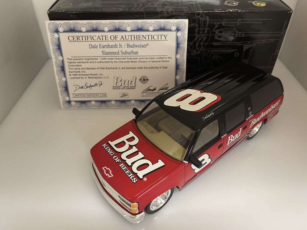 Dale Earnhardt Jr. 1999 Budweiser/ Slammed Suburban 1:24 Nascar Diecast