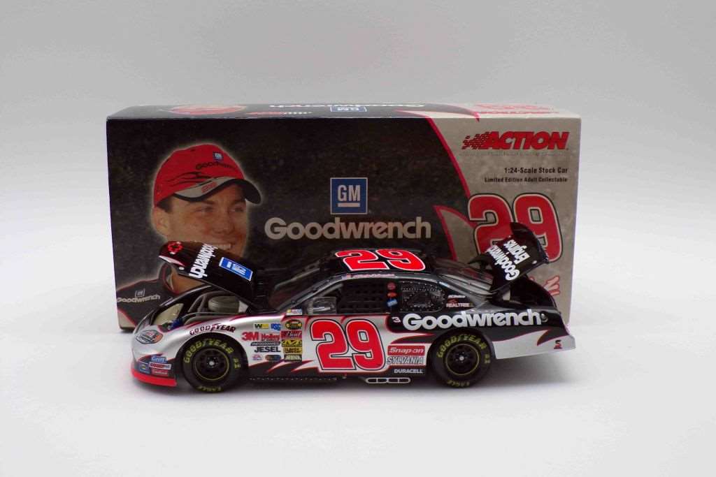 Kevin Harvick 2004 GM Goodwrench 1:24 Nascar Diecast