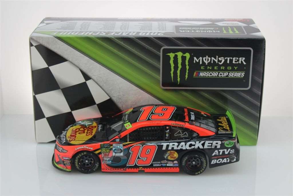 Martin truex jr sales diecast 2019