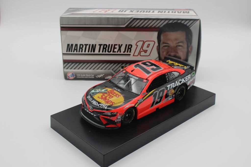 Martin Truex Jr 2020 #19 Bass Pro Shops 1:24 Nascar Diecast