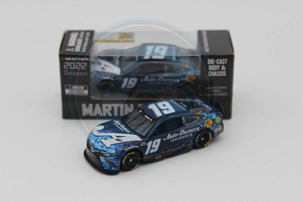 Martin Truex Jr 2022 Auto Owners Insurance 1 64 Nascar Diecast Chassis