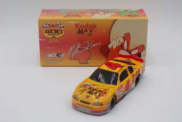 Mike Skinner Autographed 2002 Kodak / Looney Tunes Rematch 1:24 Nascar Diecast Bank Mike Skinner Autographed 2002 Kodak / Looney Tunes Rematch 1:24 Nascar Diecast Bank