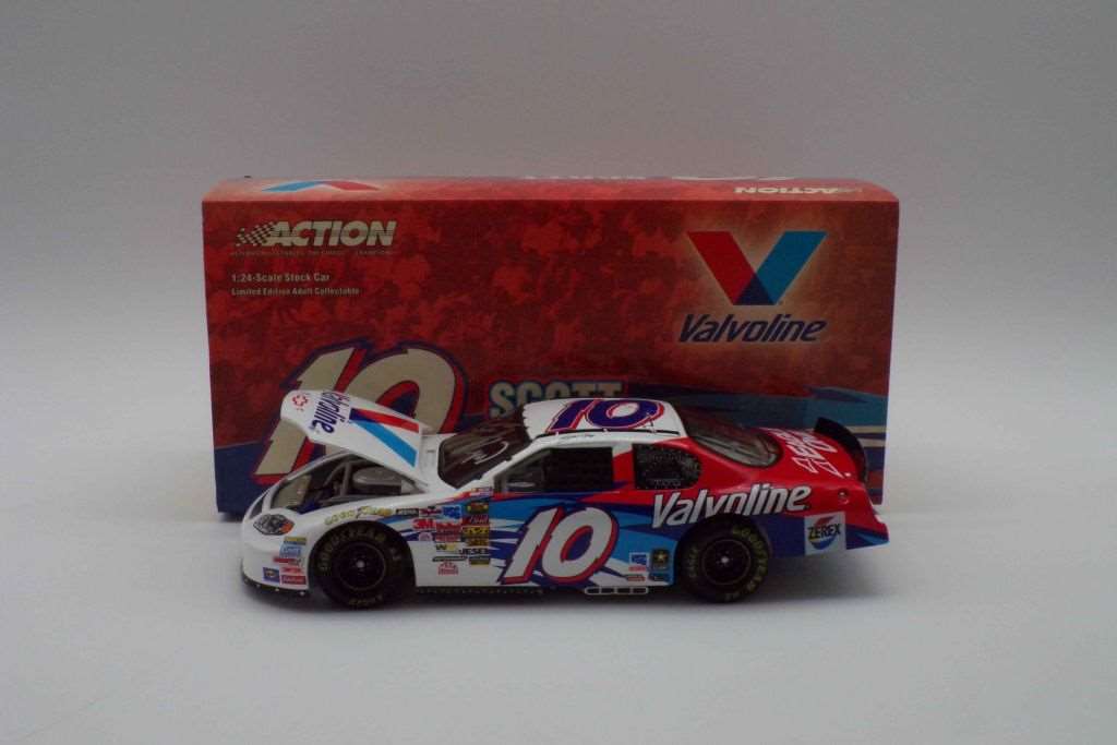 XRARE 1:24 Scott Riggs #10 CHECKERS / RALLY’S 2005 DieCast NASCAR 1 of 1260 offers made