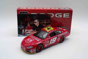 ** With Picture of Driver Autographing Diecast ** Jeremy Mayfield Autographed 2003 Dodge 1:24 Nascar Diecast ** With Picture of Driver Autographing Diecast ** Jeremy Mayfield Autographed 2003 Dodge 1:24 Nascar Diecast 